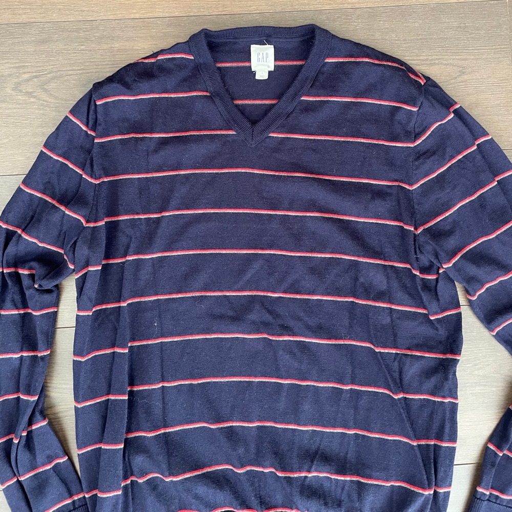 Men’s Gap V-Neck Sweater